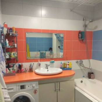Продается 1-комнатная квартира, 42 м²