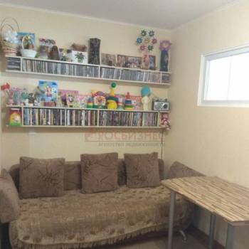 Продается 1-комнатная квартира, 42 м²