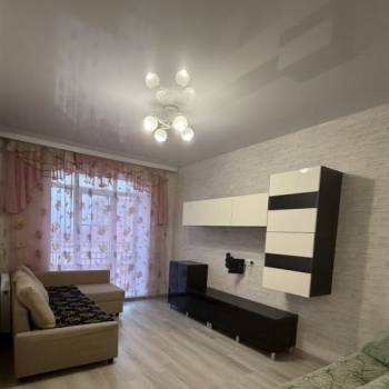 Сдается 1-комнатная квартира, 38 м²