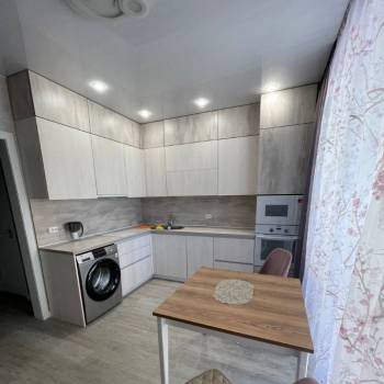 Сдается 1-комнатная квартира, 43 м²