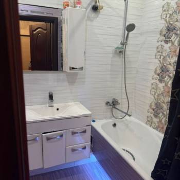 Сдается Многокомнатная квартира, 70 м²