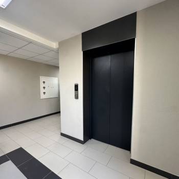 Продается 1-комнатная квартира, 43 м²