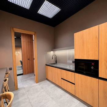 Сдается Нежилое помещение, 211 м²