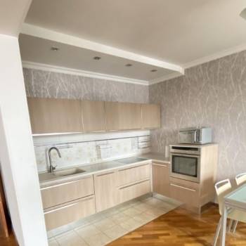 Сдается 2-х комнатная квартира, 76 м²