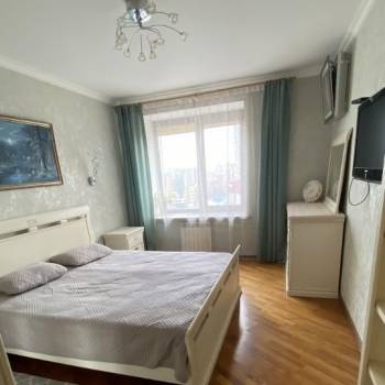 Сдается 2-х комнатная квартира, 76 м²