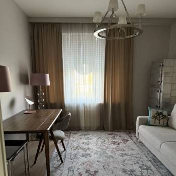 Сдается Многокомнатная квартира, 130 м²
