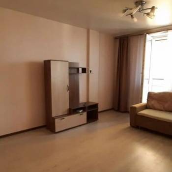 Продается 1-комнатная квартира, 40 м²