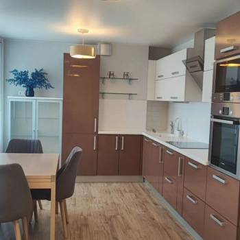 Сдается 2-х комнатная квартира, 73 м²