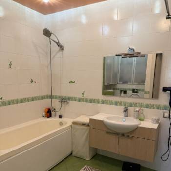 Сдается Многокомнатная квартира, 84 м²