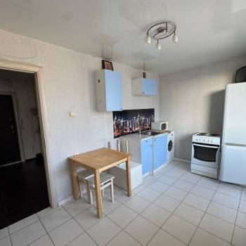 Продается 1-комнатная квартира, 41 м²