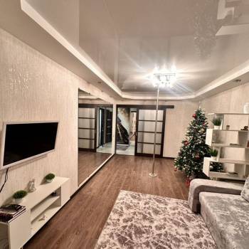 Сдается 1-комнатная квартира, 58 м²
