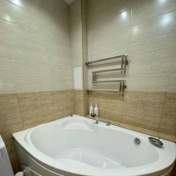 Сдается Многокомнатная квартира, 100 м²