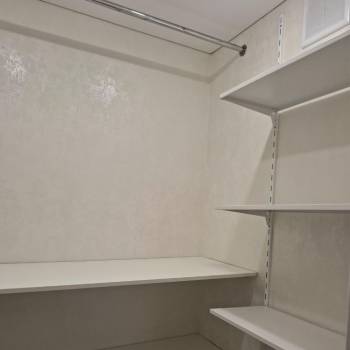 Продается 1-комнатная квартира, 57 м²