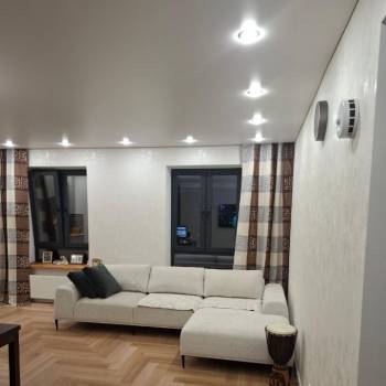 Продается 1-комнатная квартира, 57 м²