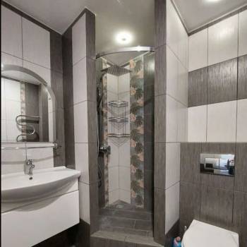 Продается 1-комнатная квартира, 37 м²