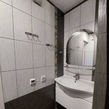 Продается 1-комнатная квартира, 37 м²