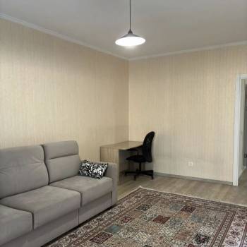 Сдается Многокомнатная квартира, 80 м²
