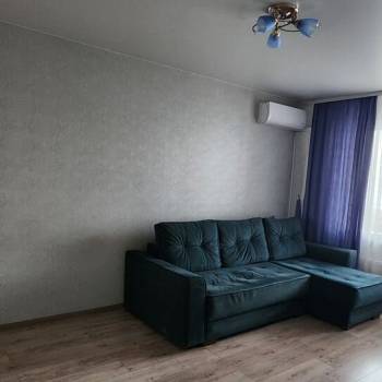 Сдается 1-комнатная квартира, 42 м²