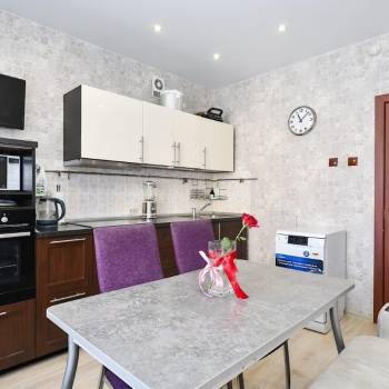Продается 1-комнатная квартира, 42 м²