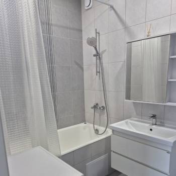 Сдается 1-комнатная квартира, 42 м²