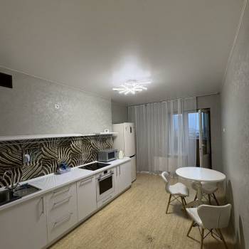 Сдается 1-комнатная квартира, 40 м²