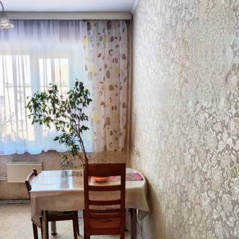 Продается Многокомнатная квартира, 82,6 м²