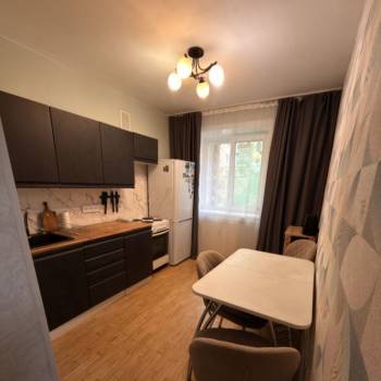 Сдается Многокомнатная квартира, 60 м²