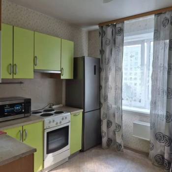 Сдается 1-комнатная квартира, 39 м²