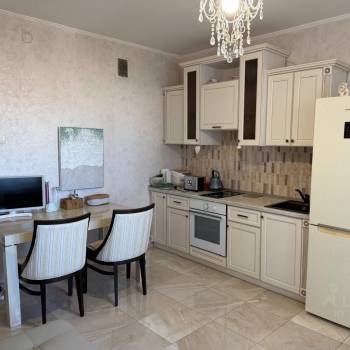 Продается 1-комнатная квартира, 57,3 м²