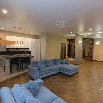 Сдается Многокомнатная квартира, 146,2 м²