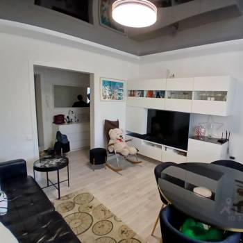 Продается Многокомнатная квартира, 65,9 м²