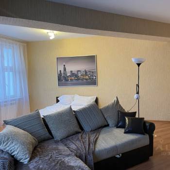 Продается 1-комнатная квартира, 52 м²