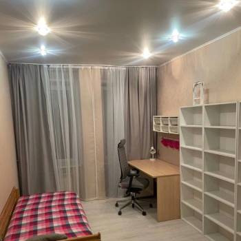 Сдается Многокомнатная квартира, 100 м²