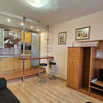 Сдается 1-комнатная квартира, 46 м²