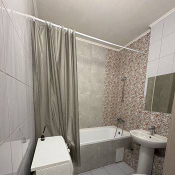 Сдается 1-комнатная квартира, 49 м²