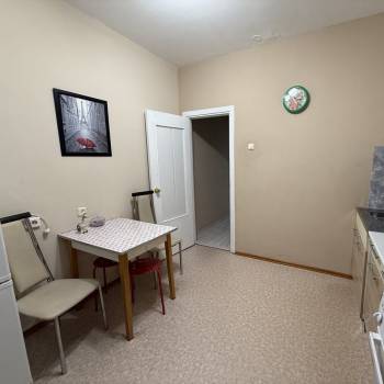 Сдается 1-комнатная квартира, 40 м²