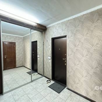 Сдается 1-комнатная квартира, 54 м²
