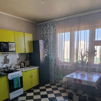 Сдается 2-х комнатная квартира, 65 м²