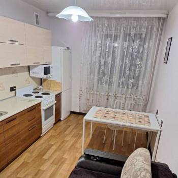 Сдается 1-комнатная квартира, 53 м²