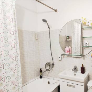 Сдается 1-комнатная квартира, 50 м²