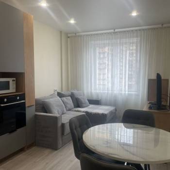 Сдается 1-комнатная квартира, 50 м²
