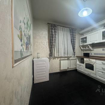 Продается Многокомнатная квартира, 77,3 м²