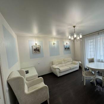 Продается Многокомнатная квартира, 77,3 м²