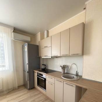 Сдается Многокомнатная квартира, 60 м²