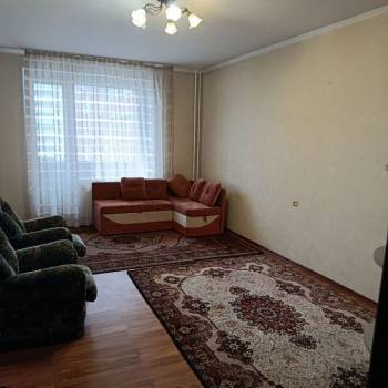 Сдается 1-комнатная квартира, 81,2 м²