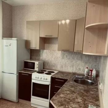 Сдается 1-комнатная квартира, 37 м²