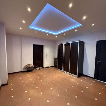 Сдается 2-х комнатная квартира, 90 м²