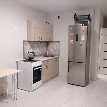 Продается 1-комнатная квартира, 42 м²