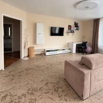 Сдается 2-х комнатная квартира, 62 м²