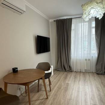 Сдается 2-х комнатная квартира, 76 м²